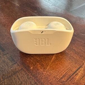 JBL True Wireless Earbuds in White